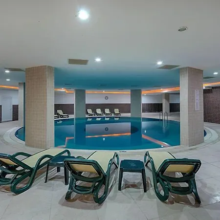 Royal Towers Otel 4*