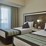 Royal Towers מלון 4*
