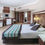 מלון Royal Towers
