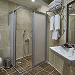 Royal Towers מלון Kiris