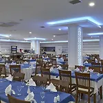 Royal Towers מלון Kiris